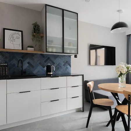 Avapatrs Blue アパート *